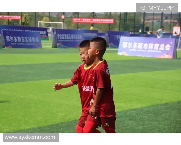 萌力满满的足球小将们用笑容与球技征服球迷心灵
